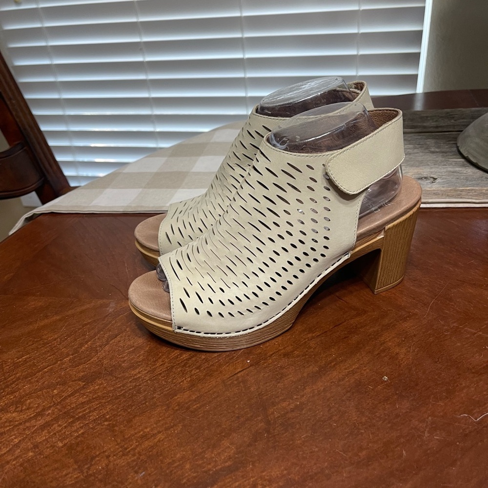 Dansko Danae Sandals Block Heel Leather